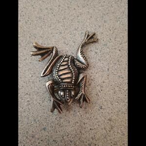 Vintage Newpro Pin Brooch Gold Tone Textured Frog 2 1/4" x 1 1/2"